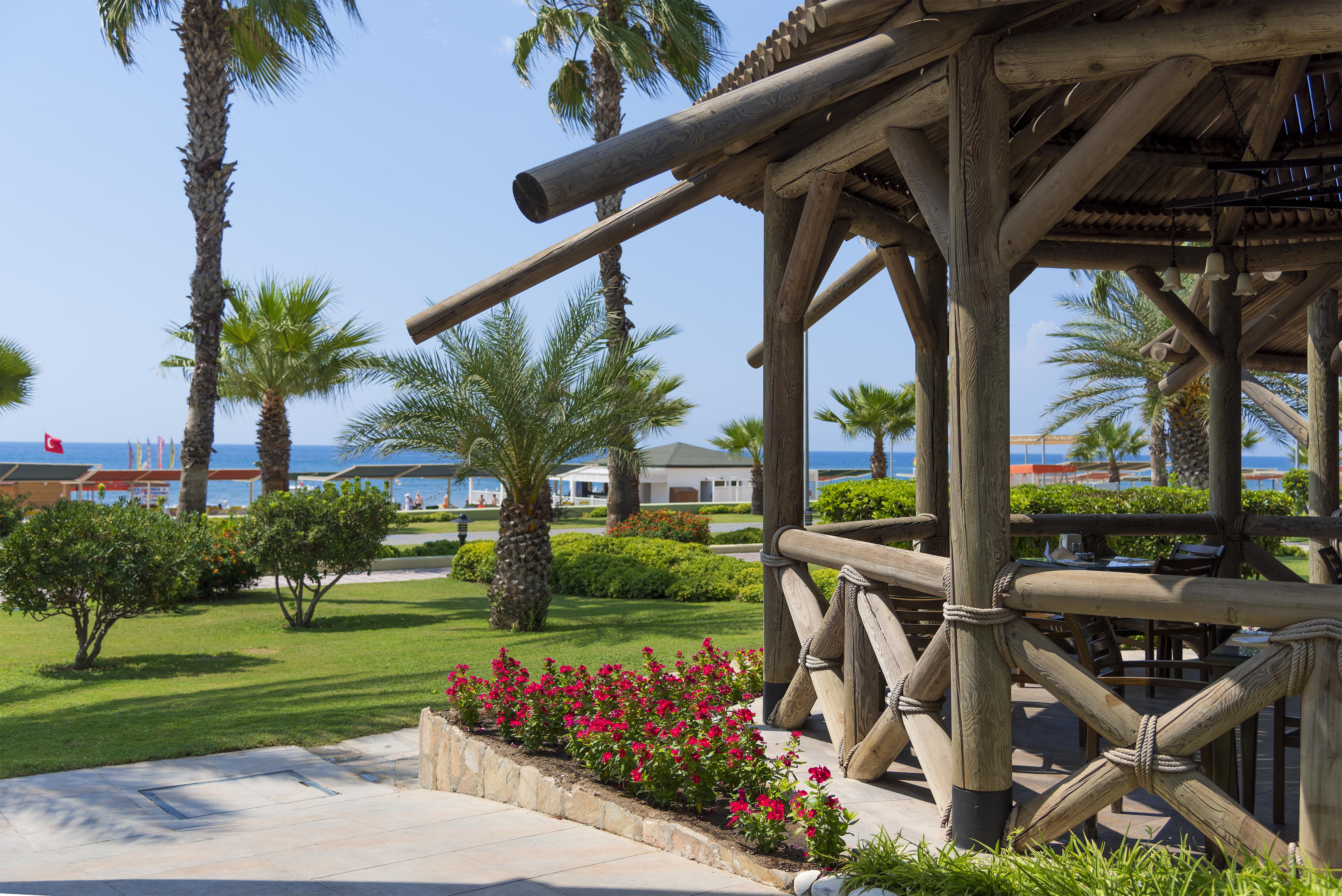 Sentido Kamelya Fulya Hotel & Aqua Colakli エクステリア 写真 A view of the beach at the resort